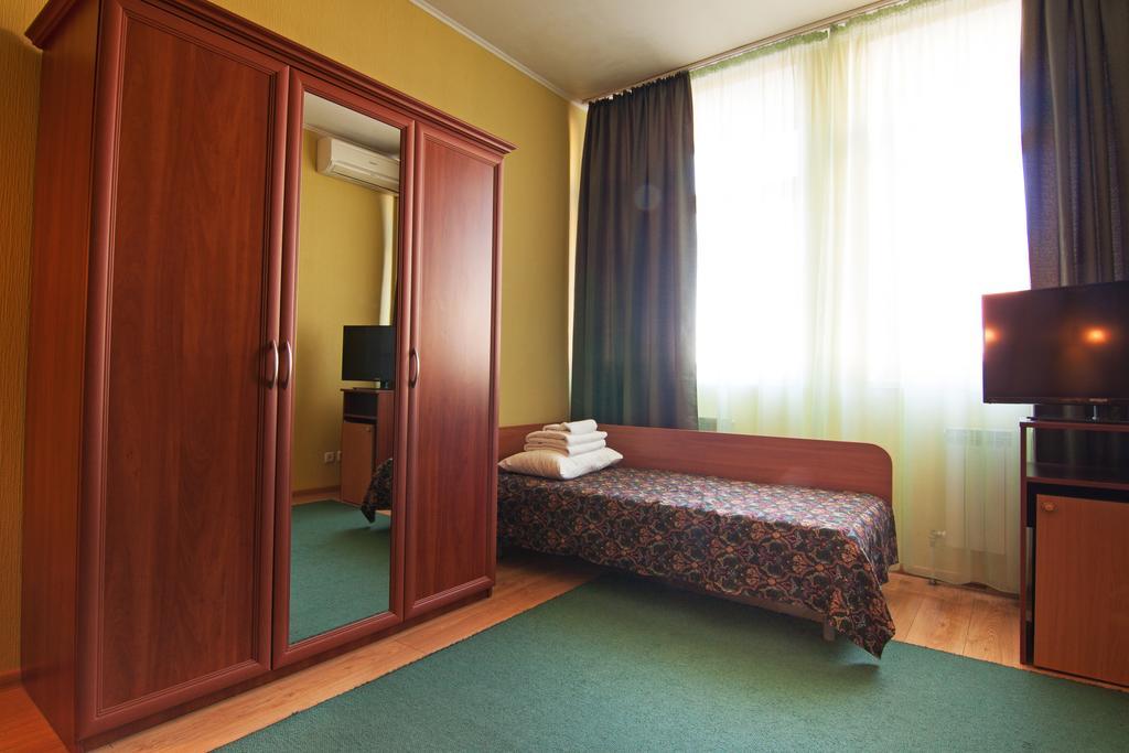 Mini-Hotel On Geroiv Energetykiv Street 18 Kiev Buitenkant foto