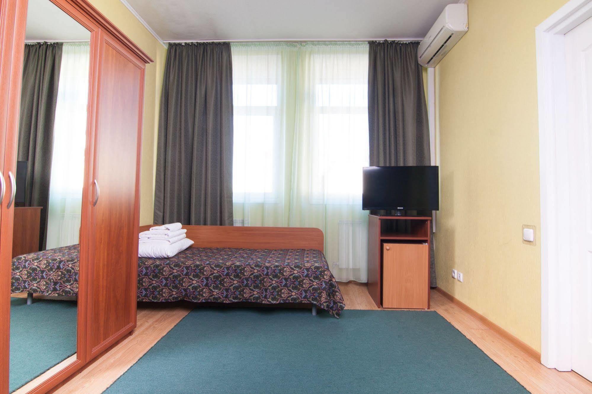 Mini-Hotel On Geroiv Energetykiv Street 18 Kiev Buitenkant foto